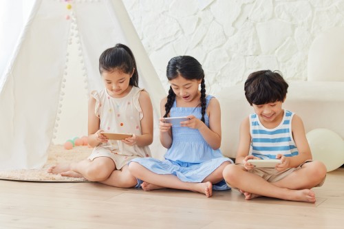 西安青少年心理咨询：孩子躺平休学玩手机，父母怎么办？