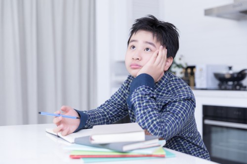 西安心理咨询：孩子厌学其实是在对抗父母！