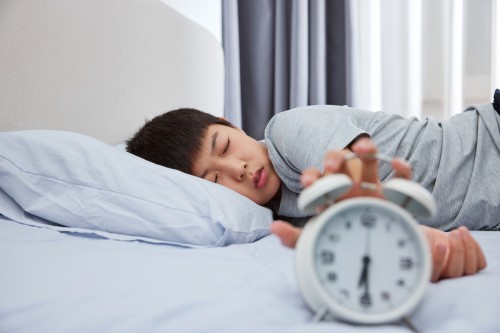 西安青少年心理咨询：孩子摆烂躺平，父母怎么教育？