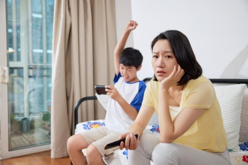 西安心理咨询：孩子休学沉迷手机怎么办？